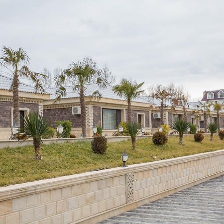 Semeni Hotel & Restaurant 민가치헤비르 외부 사진